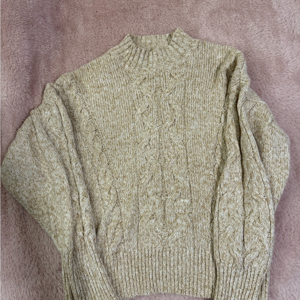🟡🟡Old Navy Beige Cable Knit Sweater